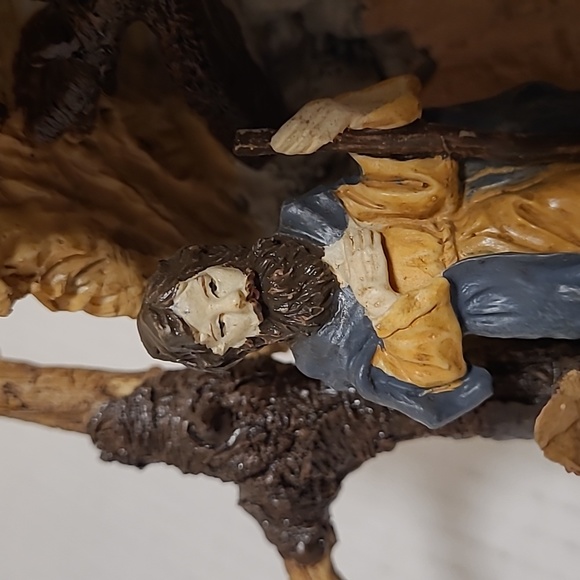 Beautiful Nativity - Picture 10 of 16